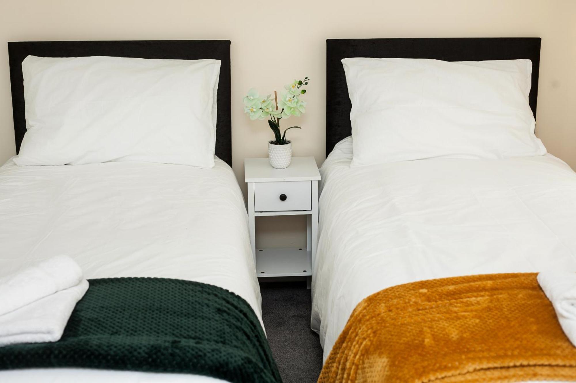 Avril Warwickshire Home Stay Nuneaton Buitenkant foto