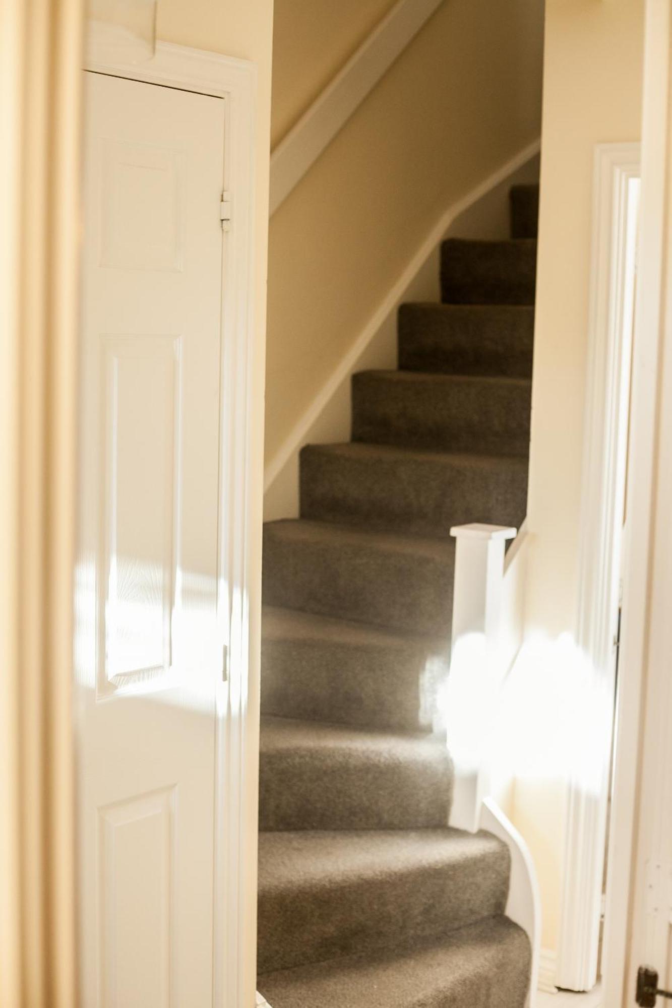 Avril Warwickshire Home Stay Nuneaton Buitenkant foto