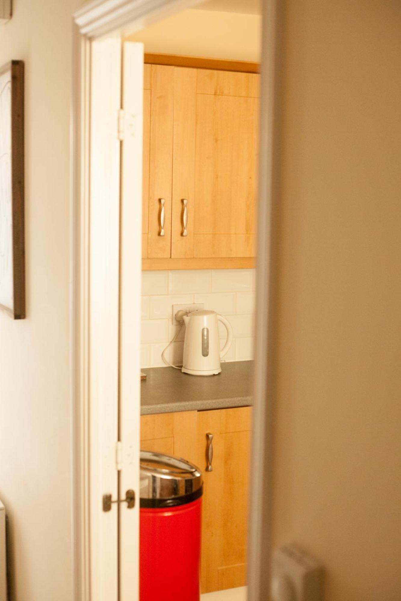Avril Warwickshire Home Stay Nuneaton Buitenkant foto