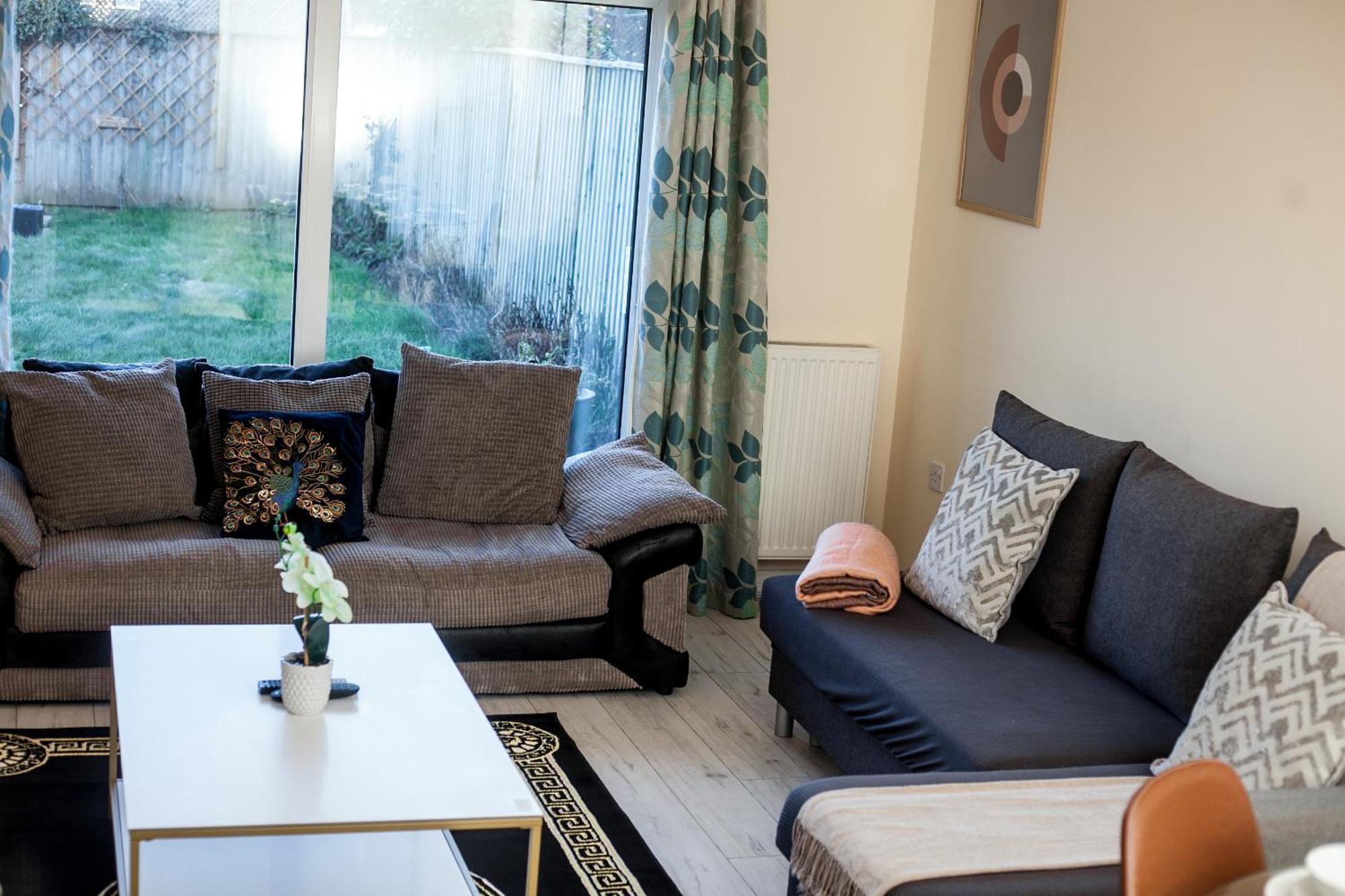 Avril Warwickshire Home Stay Nuneaton Buitenkant foto