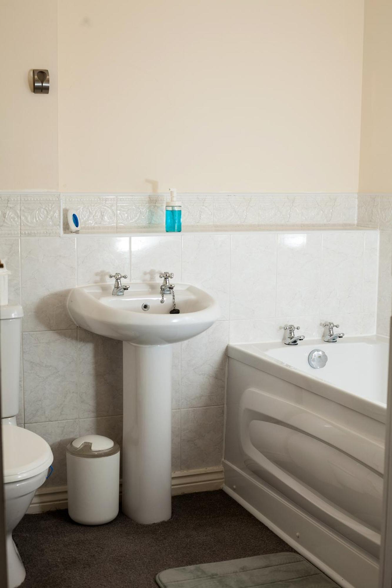 Avril Warwickshire Home Stay Nuneaton Buitenkant foto