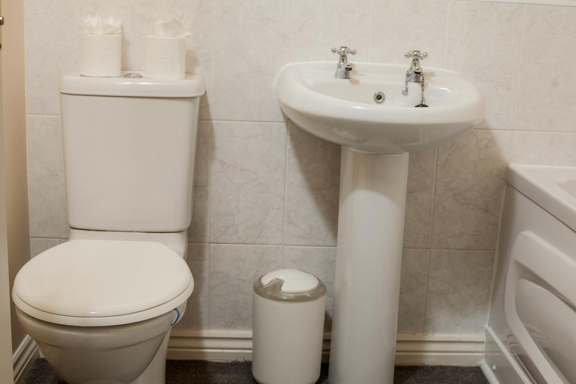 Avril Warwickshire Home Stay Nuneaton Buitenkant foto